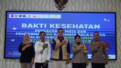 POLDA DIY BAGIKAN RIBUAN KACAMATA SECARA GRATIS