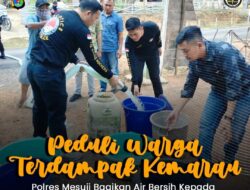 Polres Mesuji Peduli Masyarakat, Bagikan Air Bersih Kepada Masyarakat Yang Mengalami Kekeringan