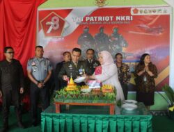 Pemotongan Nasi Tumpeng Warnai Acara Syukuran HUT Ke-78 tentara Nasional Indonesia