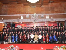 Wisuda Akademi Keperawatan Pemkab Tapanuli Utara, Bupati Taput Apresiasi Direktur Dan Dosen