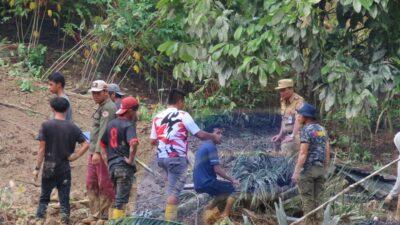 Wakil Bupati Humbahas Dr. Oloan Paniaran SH.MH Turun Langsung Evakuasi Korban Bencana Tanah Longsor