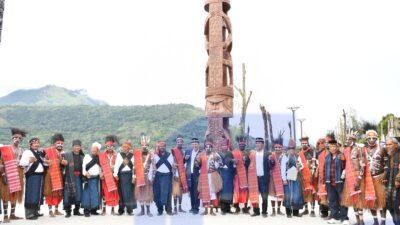 Taman Totem Dunia Di kawasan Water Front City Pangururan Diresmikan