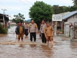 Kapolres Humbahas Tinjau Lokasi Banjir Di Bakara Akibat Meluapnya Sungai Marbun Tongga