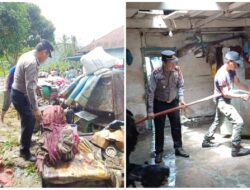 Kapolres Humbahas Kerahkan Seluruh Personil Bantu Bersihkan Rumah Warga Korban Banjir Di Bakara