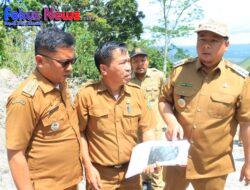 Bupati Samosir Vandiko Gultom bersama  Komisi B DPRD Provsu Tinjau Lokasi Banjir Di Kenegerian Sihotang