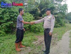 Giat Humanis, Bhabinkamtibmas Polres Humbahas Membantu Masyarakat 