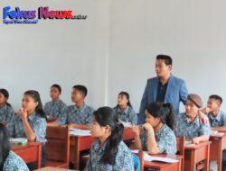 Wabup Kabupaten Humbahas Dr.Oloan Paniaran Nababan SH.MH Berkunjung Ke SMAN Negeri 3 Kecamatan Lintongnihuta