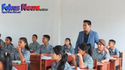 Wabup Kabupaten Humbahas Dr.Oloan Paniaran Nababan SH.MH Berkunjung Ke SMAN Negeri 3 Kecamatan Lintongnihuta