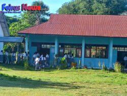 Bersinergi Dengan Babinkamtibmas, Babinsa kodim 1621-05/Panite Amankan kegiatan ujian sekolah di SMAN 1