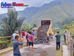 Dinas PUTR Samosir Gerak Cepat Tangani Jalan Longsor Di Kecamatan Sitio-Tio