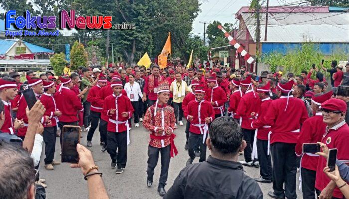 Tumpah Ruah Massa Militan Pasangan Milenial Geraldi dan Erwin Banjiri Kantor KPU Bitung