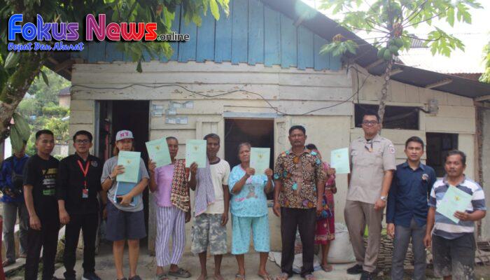 Kantor ATR/BPN Tapanuli Utara Serahkan Sertifikat Tanah Warga Desa Sitolubahal