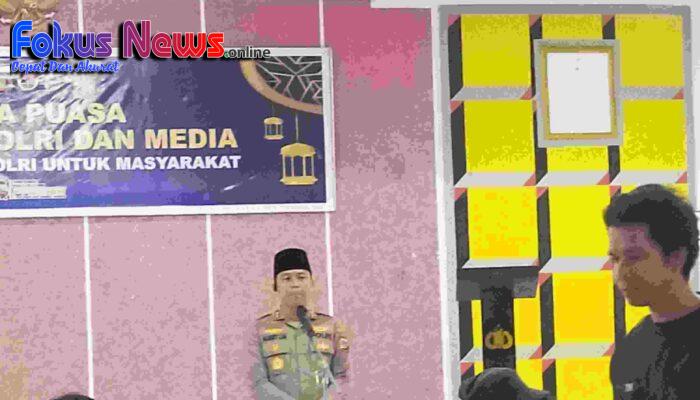 Polres Bitung Bagi Takjil dan Buka Puasa Bersama Media Biro Bitung Sebagai Wujud Polri Untuk Masyarakat