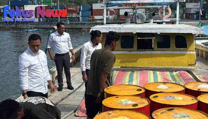 Ratusan Liter Cap Tikus, Diamankan Polisi di Bitung Dari Kamar Nahkoda Kapal
