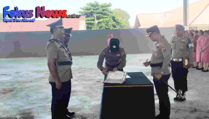 Kapolres Bitung Pimpin Sertijab PJU dan Kapolsek