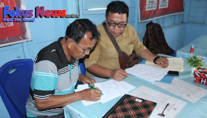 Kantor Pertanahan Kabupaten Tapanuli Utara Serahkan Sertipikat PTSL di Desa Batu Nadua Kecamatan Pangaribuan