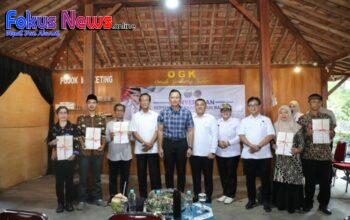 Dampingi Menko AHY Serahkan Sertipikat di Gunungkidul, Wamen Ossy: Ini Wujud Nyata Kolaborasi