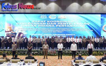 Menteri Nusron Berikan Penghargaan kepada 74 Pihak yang Berperan dalam Pencegahan Tindak Pidana Pertanahan Tahun 2025