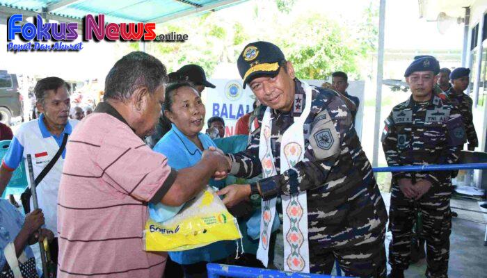 TNI AL Hadir di Tengah Masyarakat Talaud, Dankodaeral VIII Tinjau Layanan Sosial dan Kesehatan