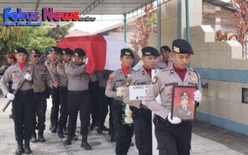 Kapolres Toba Pimpin Upacara Pemakaman Purnawirawan Polri, Kolonel Polisi St. Maruddin Marpaung, BcHK