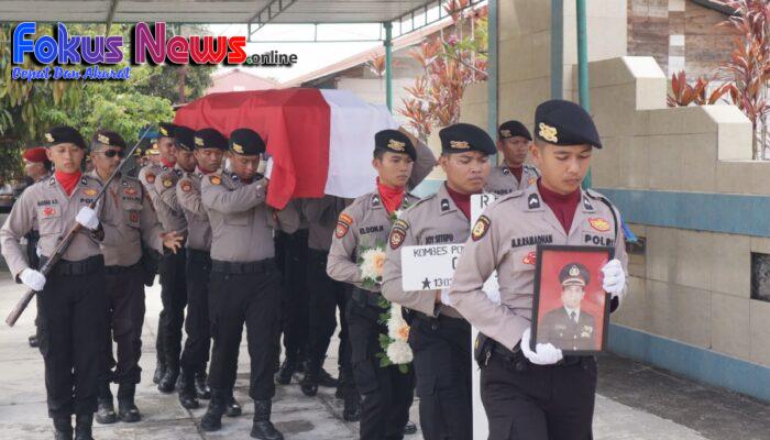 Kapolres Toba Pimpin Upacara Pemakaman Purnawirawan Polri, Kolonel Polisi St. Maruddin Marpaung, BcHK