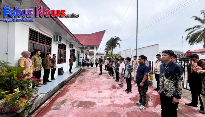 Teguhkan Disiplin dan Integritas Apel Pagi, Kantor Pertanahan Kabupaten Tapanuli Utara Laksanakan Rutinitas Apel Pagi