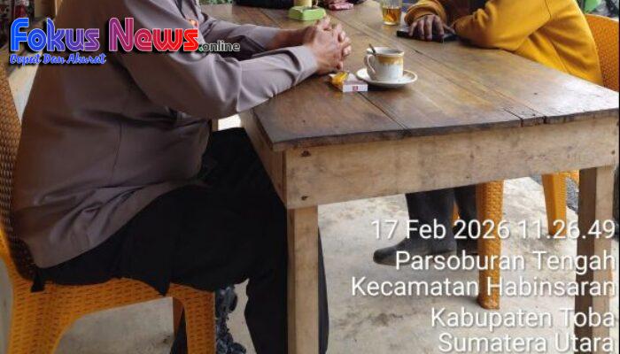 Kapolsek Bersama Bhabinkamtibmas Polsek Habinsaran Sambangi Desa Binaannya Ajak Warga Wujudkan Kamtibmas yang Kondusif