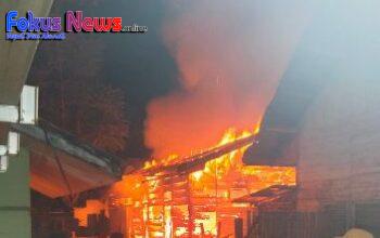 1 Unit Rumah Kosong Perumahan SD Negeri 173551 Laguboti Ludes Dilahap Sijago Merah