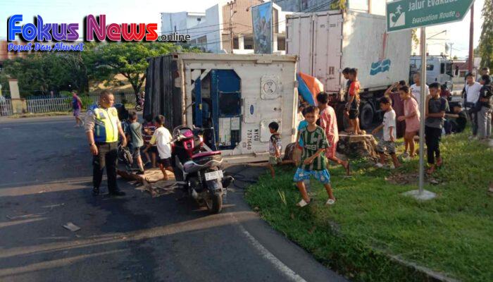 Insiden Truk di Bitung, Kontainer Bermuatan Ikan Terjatuh Tanpa Korban Jiwa