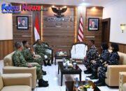 Usai Misi Diplomasi, Komandan KRI Bima Suci Sambangi Kodaeral VIII