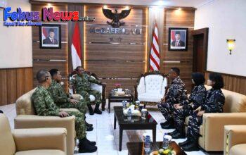 Usai Misi Diplomasi, Komandan KRI Bima Suci Sambangi Kodaeral VIII